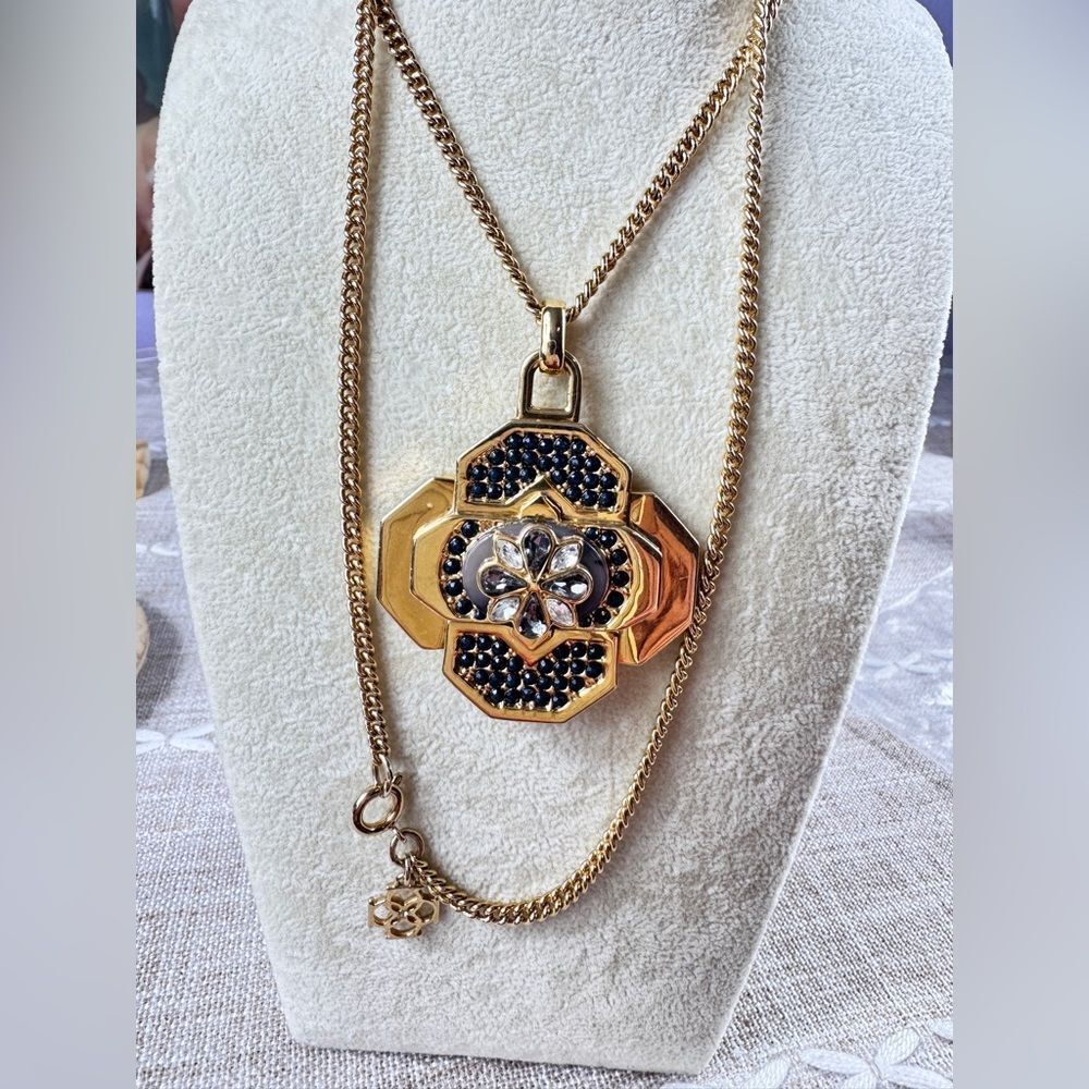 Ann Taylor Elegant Gold and Black Stones Pendant Necklace